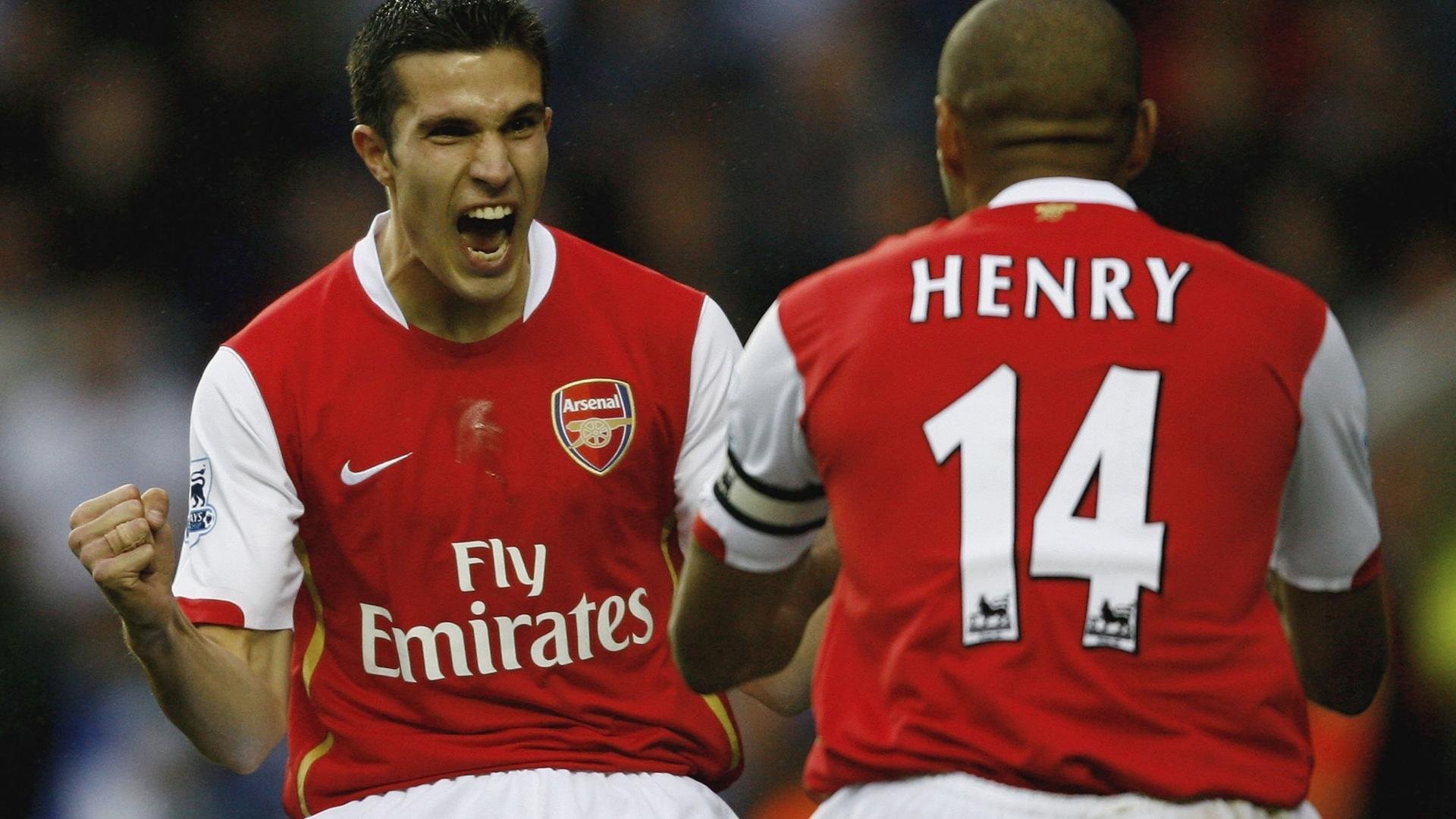 当规则改写胜利,电竞的惊险公式与绿茵场的永恒博弈,电竞变量,当胜负改写规则,绿茵场上的永恒博弈